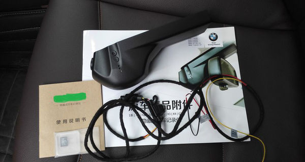如何為寶馬X3安裝隱藏行車記錄儀