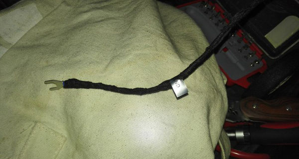 如何為寶馬X3安裝隱藏行車記錄儀